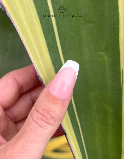 manicura francesa para novia