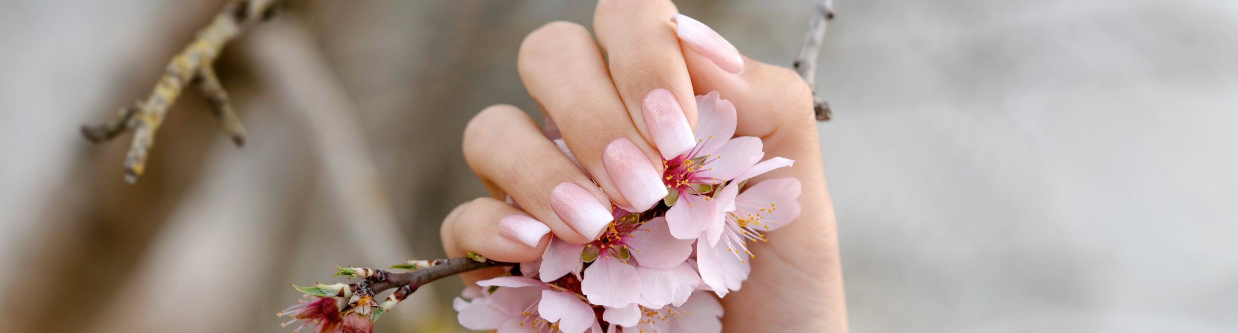 Manicura para invitadas de boda